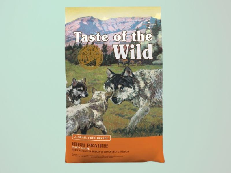 Taste of the Wild Puppy hrana za pse na zelenoj pozadini